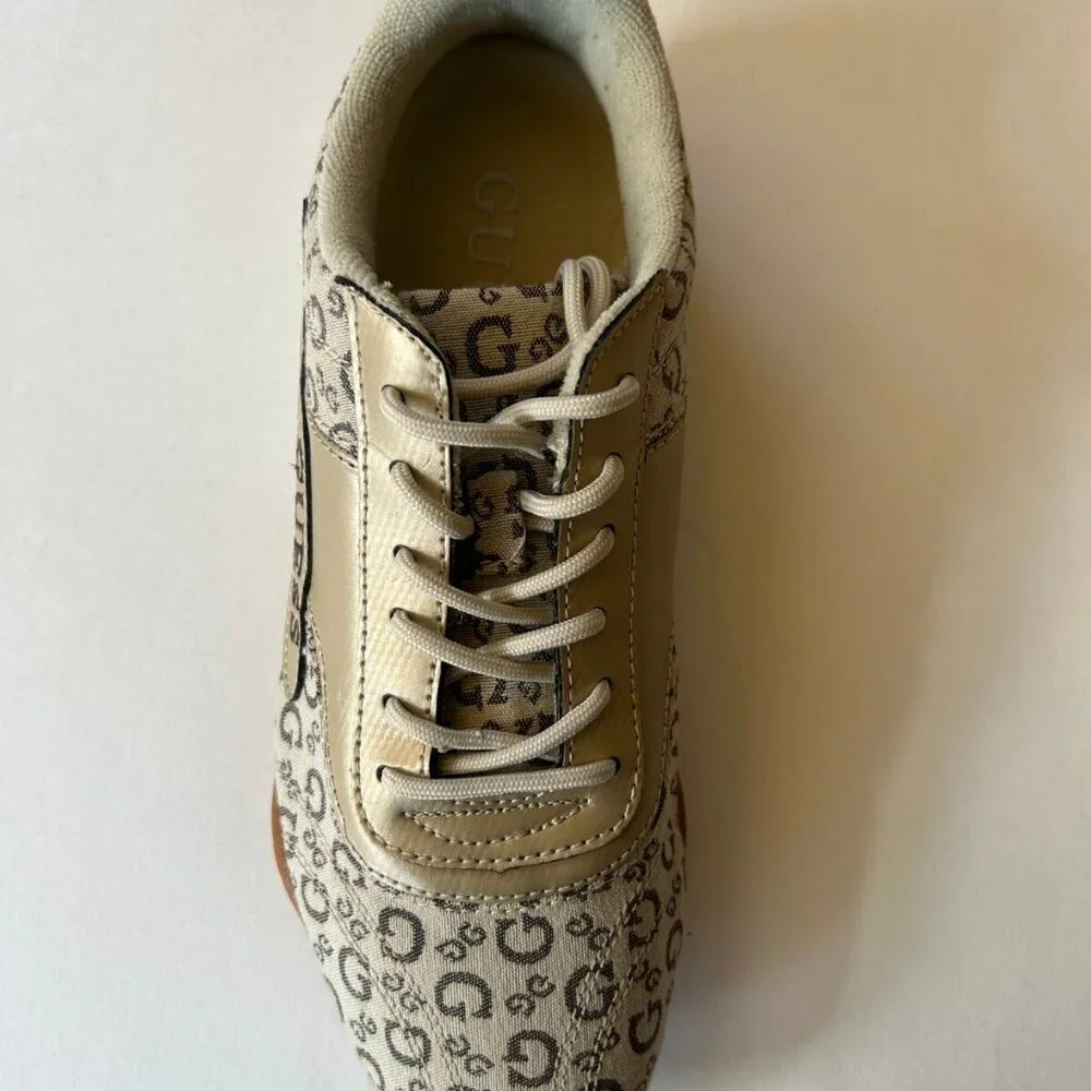 NWOB 🦋 GUESS 🌸 WOMEN''S GIFFIN SIGNATURE LOGO SNEAKER SHOES NWOB 8M GOLD - Picture 4 of 5